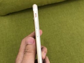 揭秘iPhone更换屏幕的那些猫腻（探索iPhone维修市场的暗流涌动）